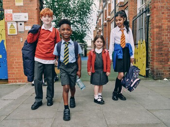 https://az.prshots.de/contents/archives/105/134/images/thumb350x287_auto/matalan-back-to-school-shop-13_thumb.jpg