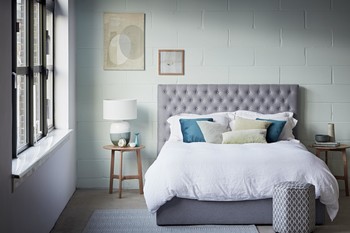 https://az.prshots.de/contents/archives/194/254/images/thumb350x287_auto/Furniture-Village-Garcia-Ottoman-Bedframe-569-Madrid-Table-Lamp-_4d62c_thumb.jpg