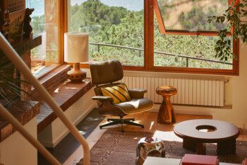 https://az.prshots.de/contents/archives/2313/1149/images/thumb350x287_auto/nest.co.uk_hkliving-conversation-coffee-table_thumb.jpg