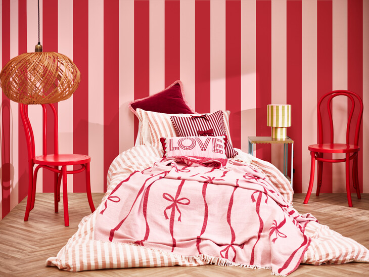 oliver bonas-pink burgundy bows reversible jacquard throw 39.5-2-ref2134785