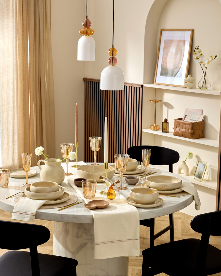 primark-primark speckled glazed jug 10- 12- primark boarder tablecloth- 10- primark smooth dinner candle 2.50- 3- primark dipped bowl 2.50- 3 -2-ref2047458