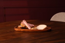 Acacia Dish Board 40x22x2 5 RRP €32 Now €20