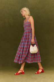 https://az.prshots.de/contents/archives/329/362/images/thumb350x287_auto/oliver-bonas_blue-checked-strappy-midi-dress-gbp78_thumb.jpg