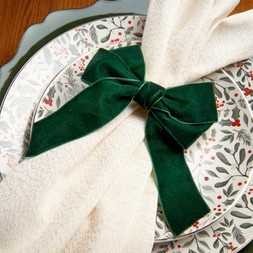 4 GREEN PACK VELVET BOW NAPKIN RINGS £3 (424911)