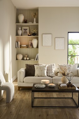 B&M HOME SS26 // RAW BEAUTY // EXTRA LARGE CERAMIC VASE £18 // LARGE BROWN GLASS CANDLE £5 // TALL SWIRL VASE £12 //