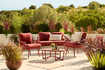 https://az.prshots.de/contents/archives/3552/1530/images/thumb350x287_auto/dobbies-garden-centres_30_outdooroasis_red-aura-coffee-set_thumb.jpg