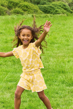 Girls Yellow & White Floral Crinkle Top and Shorts Set £7 1