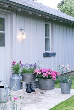 OUTDOOR GALVANISED TROUGH