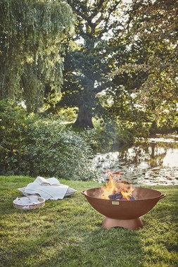 OUTDOOR ARTISAN FIRE PIT IN RUST H31CM W71CM &pound;299.99