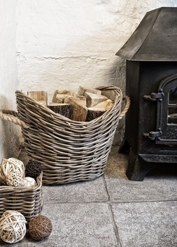 WICKER LOG BASKET OVAL LINED £74.99