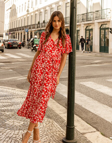 https://az.prshots.de/contents/archives/3700/1570/images/thumb350x287_auto/threadbare_womens-red-floral-print-v-neck-belted-flutter-sleeve-_61f75_thumb.jpg