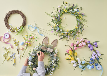 https://az.prshots.de/contents/archives/3746/1580/images/thumb350x287_auto/hobbycraft_2026_easter_wreath-making-3_thumb.jpg