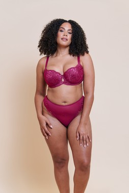 Boost Sweetheart Magenta Pink Bra £35 €55 CAD $79 AUS $85.95, Tanga £16 €26 CAD $30 AUS $32.95 2