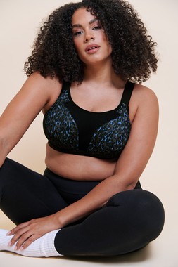 EVERYMOVE WIRED SPORTS BRA £48.00 €73.00 CAD96.00 AUD105.95. - Available from December