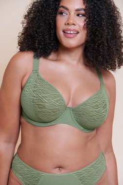 Smoothie Lace Sage Green Bra £38 €60 CAD $87 AUS $91.95, Brazilian £16 €26 CAD $30 AUS $32.95 10