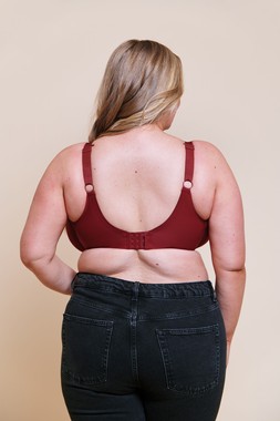Smoothie Spacer Bra Deep Red £42 €66 CAD $92 AUS $96.95 10