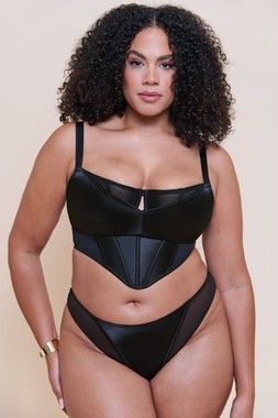 Unapologetic Black Bra £46 €68 CAD $90 AUS $98.95, Brazilian £16 €26 CAD $30 AUS $32.95 3