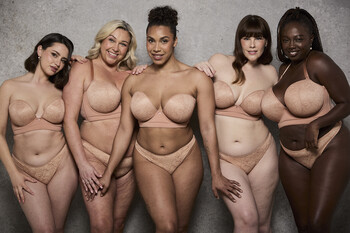 https://az.prshots.de/contents/archives/3795/1587/images/thumb350x287_auto/curvy_kate_group-room-set_057_thumb.jpg