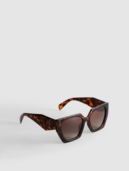 PRIMARK POLARISED CATEYE, £5, €6, $8.50, RON30, PLN26, CZK155 (3)