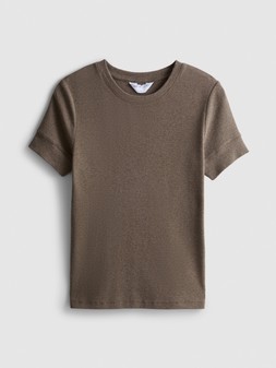 PRIMARK PRESENTS BY COLEEN SNUG TEE, £6, €8, RON40, PLN34, CZK520 (2)