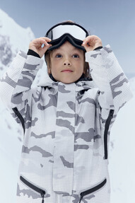 https://az.prshots.de/contents/archives/98/201/images/thumb350x287_auto/marks_amp-spencer_goodmove-ski-one-piece-69-3_thumb.jpg