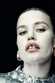 https://az.prshots.de/contents/archives/98/201/images/thumb350x287_auto/marks_amp-spencer_ms-x-16arlington-sequin-dress-295-earring-45-3_55aef_thumb.jpg
