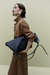 https://az.prshots.de/contents/archives/98/201/images/thumb350x287_auto/marks_amp_spencer_faux-leather-tote-bag-45_1_74a1f_thumb.jpg