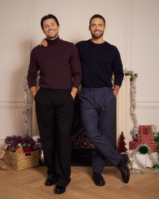 https://az.prshots.de/contents/archives/98/201/images/thumb350x287_auto/marks_amp_spencer_ms-autograph-tapered-fit-single-pleat-trouser__01bd6_thumb.jpg