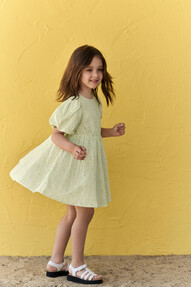 https://az.prshots.de/contents/archives/98/201/images/thumb350x287_auto/marks_amp_spencer_ms-kidswear-ss24_thumb.jpg