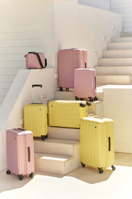 https://az.prshots.de/contents/archives/98/201/images/thumb350x287_auto/marks_amp_spencer_ms-summer-campaign-2024-8_thumb.jpg