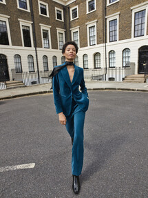 https://az.prshots.de/contents/archives/98/201/images/thumb350x287_auto/marks_amp_spencer_ms-ww-autumn-24-campaign-1_thumb.jpg